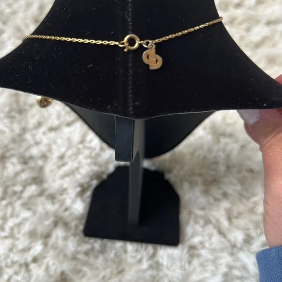 Elegant Christian Dior Pendant Necklace - Picture 2 of 4